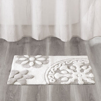 Casablanca Medallion Cotton Tufted Rug, Grey in color. Size 20X30" Inches. 100% cotton and skid resistant.
