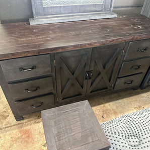 New York 9-Drawer Dresser in Gray/Brown