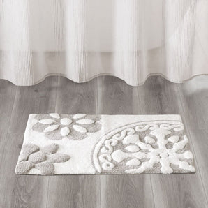 Casablanca Medallion Cotton Tufted Rug, Grey in color. Size 20X30" Inches. 100% cotton and skid resistant.