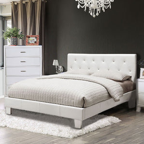 Velen Full Leatherette Bed in White